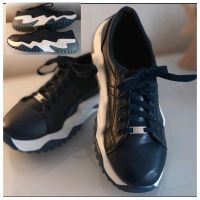 Coole Schuhe dunkelblau Niedersachsen - Lehrte Vorschau