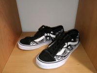 Vans Größe 38.5 Totenkopfmuster (so gut wie neu) Hessen - Gießen Vorschau