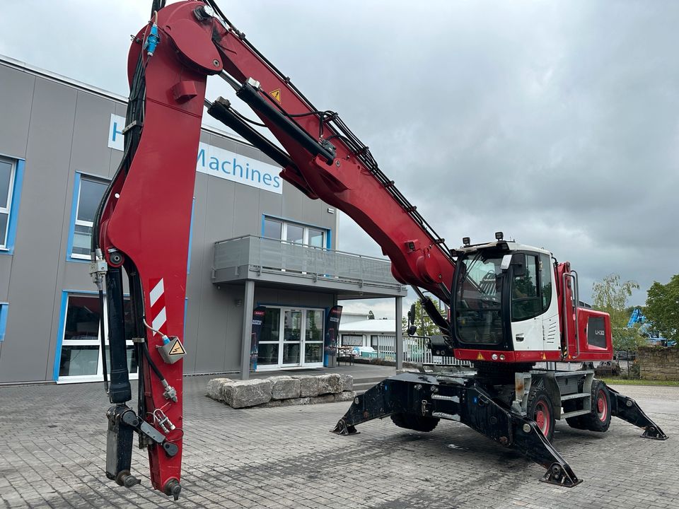 Liebherr LH30 mit Mehrzweckstil in Oberderdingen