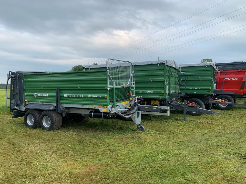 Kipper- Dreiseiten 16 Tonner Metal-Fach in Ebersberg