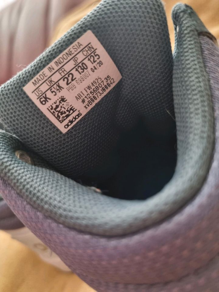 Adidas Baby Schuhe in Kerpen