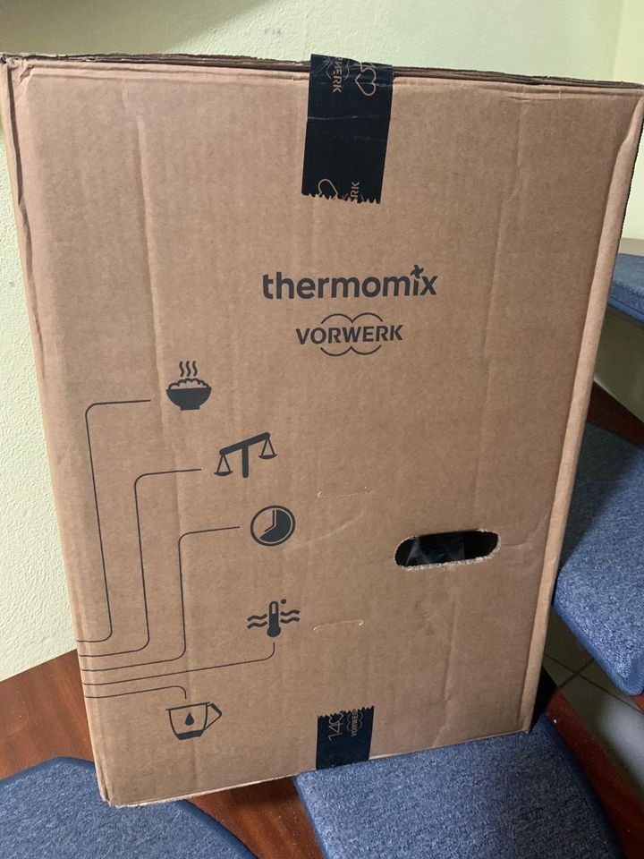 NEUER Thermomix TM6 mit 2 Töpfen in Mühlingen