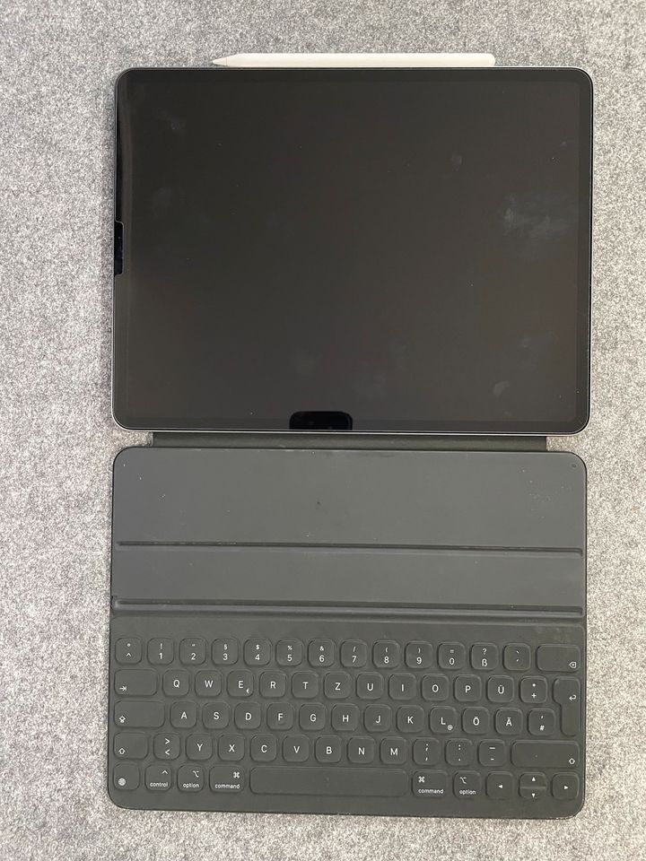 Apple Smart Keyboard Folio 12.9 (3.-6. Generation) in Siegen