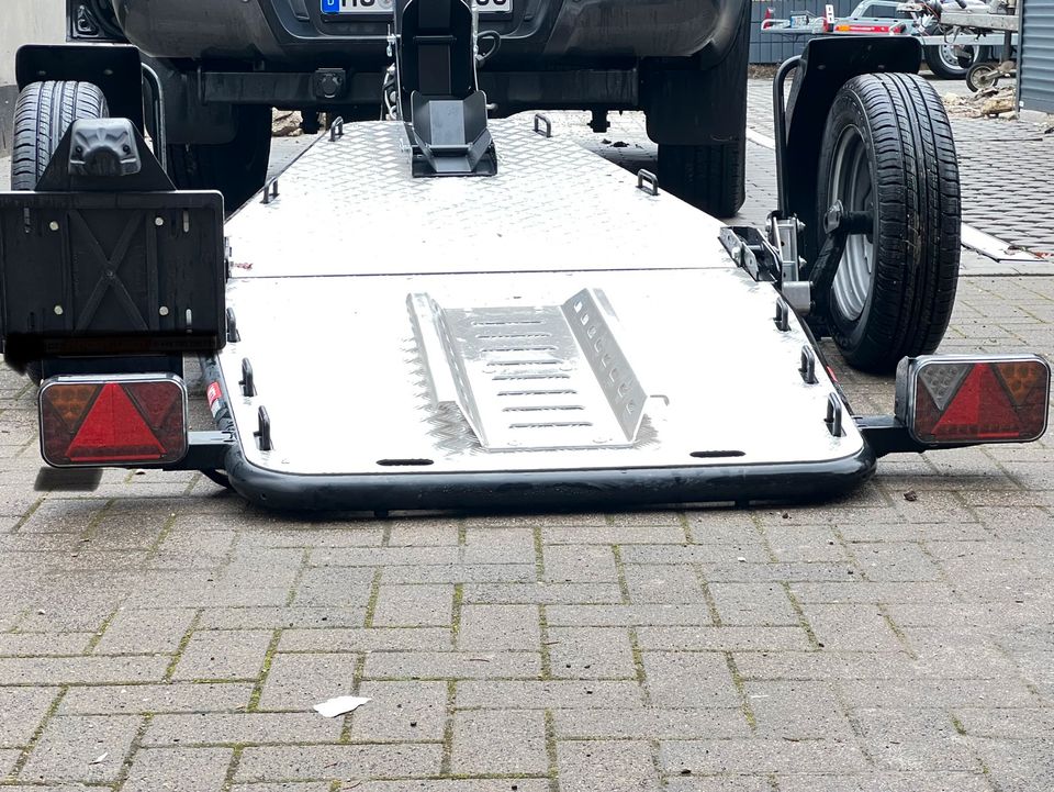 absenkbarer Motorradanhänger Quadanhänger mieten leihen 750 KG in Herzogenrath