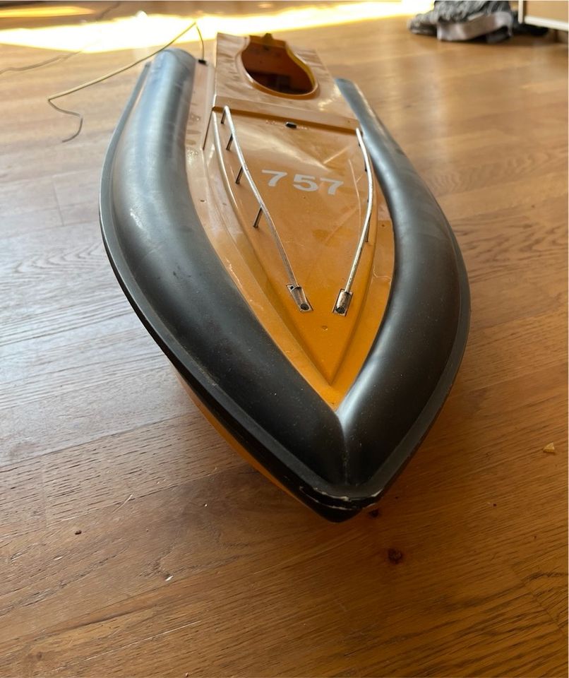 Ferngesteuertes RC Speed Boot für Bastler in Dießen