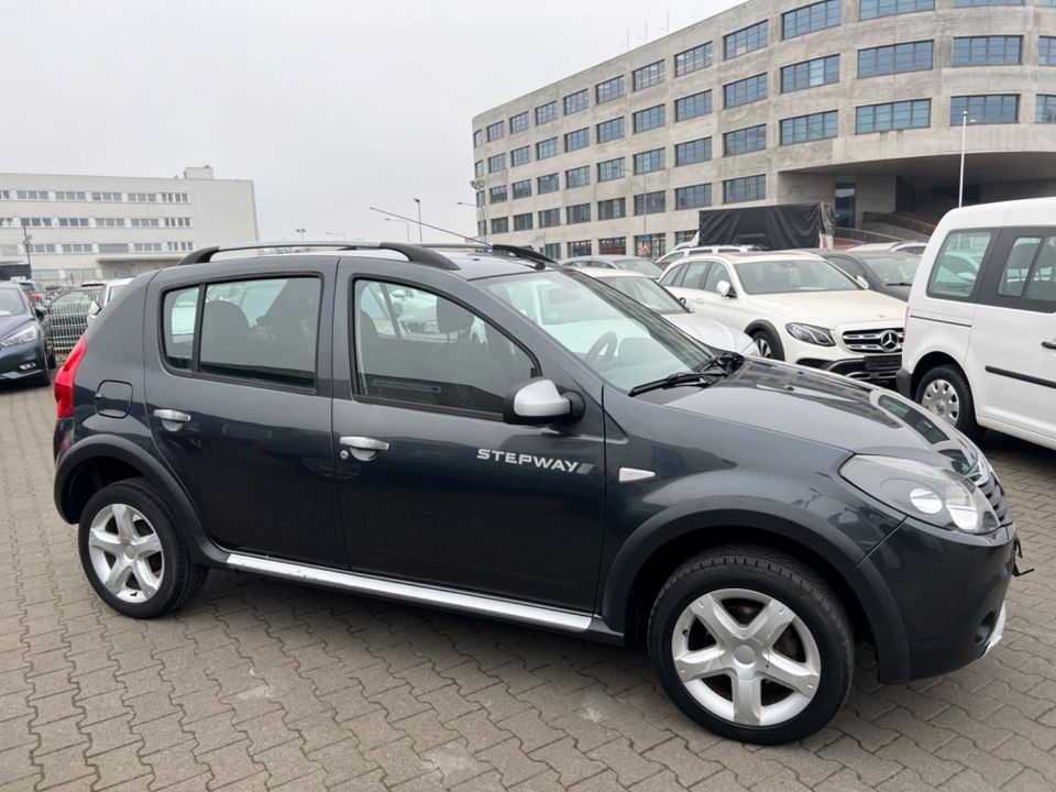 Dacia Sandero Stepway*Klima*Neue Reifen* in Frankfurt am Main