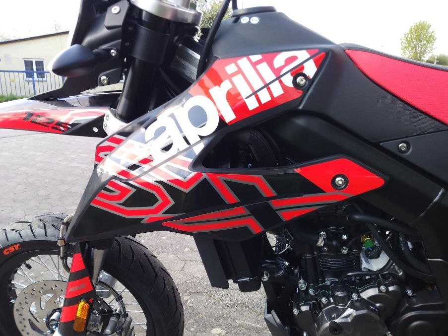 Aprilia SX 125 Supermoto ABS, NEU,Aktion, Black Spider in Mellrichstadt