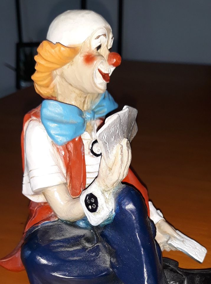 Clown Skatspieler sitzend C. Vivian By Faro Italien in Ehingen (Donau)