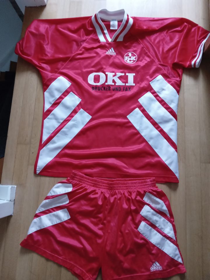 Adidas equipment trikot in Gusterath