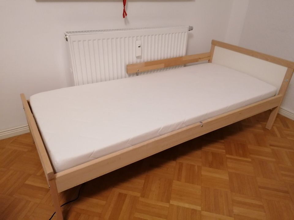 IKEA-Kinderbett Sniglar 70x160 mit Latenrost u. Matratze Underlig in Dresden