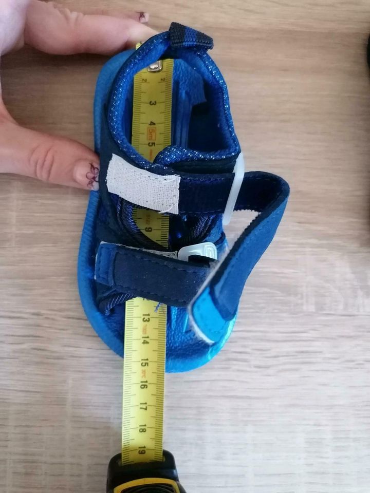 Sandalen mit einer Fußlänge von 15cm in Nettersheim