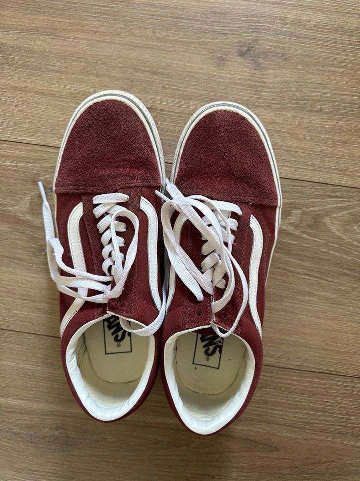 Vans Plateau Dunkelrot Gr. 40 in Essen