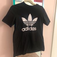 Adidas Tshirt in 40 schwarz Sport Hessen - Friedberg (Hessen) Vorschau