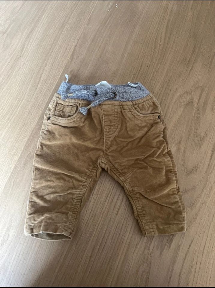 Gefütterte Cordhose von C&A in 62 in Wermelskirchen