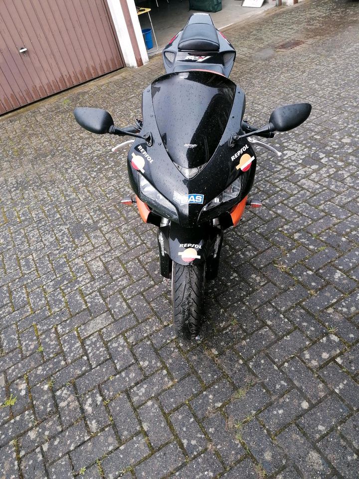 Motorrad Honda 1000 rr. in Untersiemau