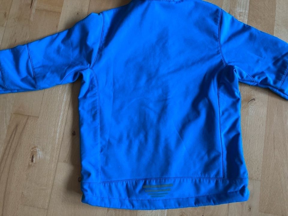 Schöne CMP Softshelljacke hellblau Gr. 116 in Bad Tölz