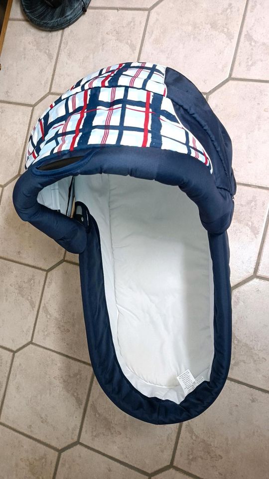 Kinderwagen Bergsteiger Capri 3 in 1 mit Wickeltasche in Neuhof