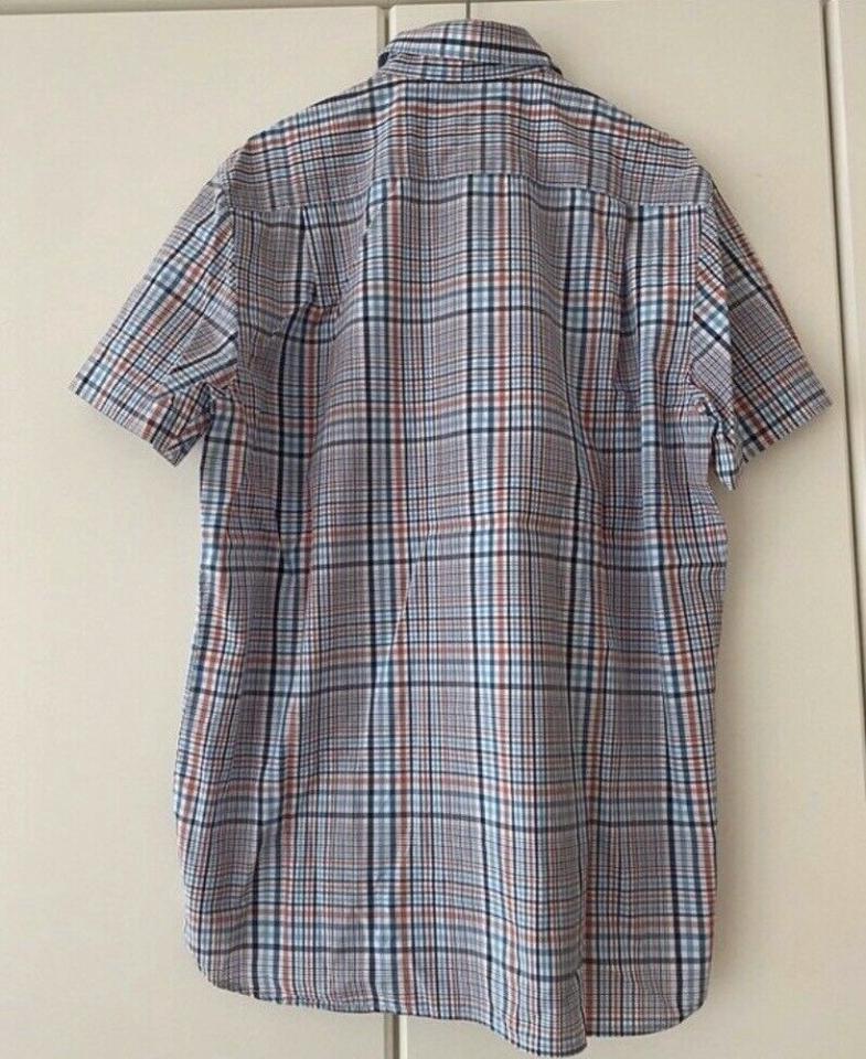 Kariertes Hemd kurzärmlig Herren Baumwolle / T-Shirt Mann / M in Neusäß