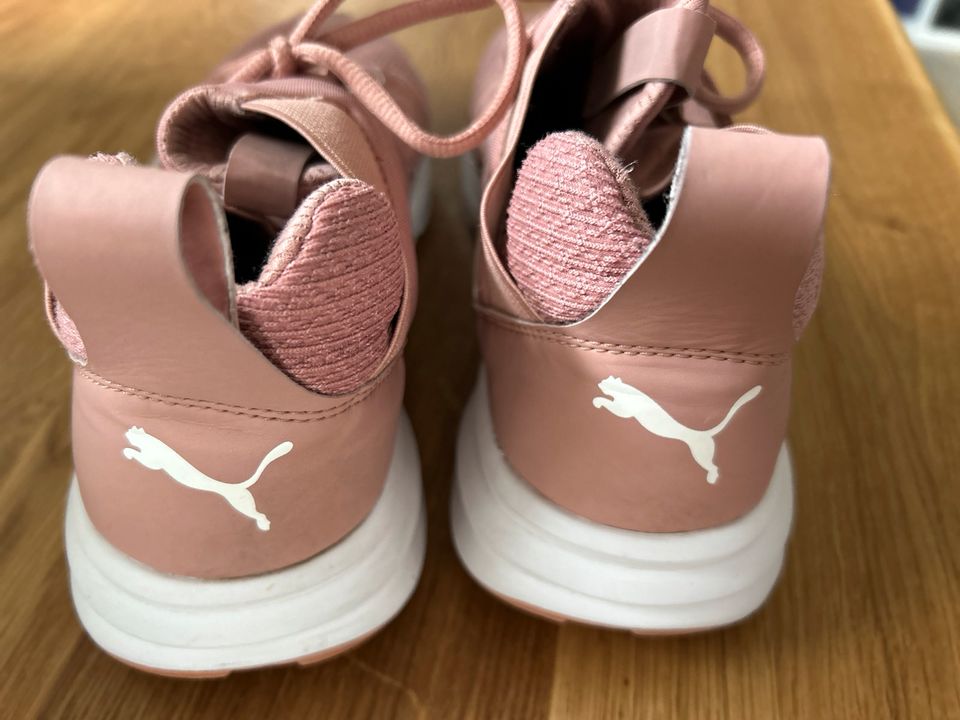 PUMA Damen Sneaker Gr. 40 rosa Sportschuh guter Zustand in Melle