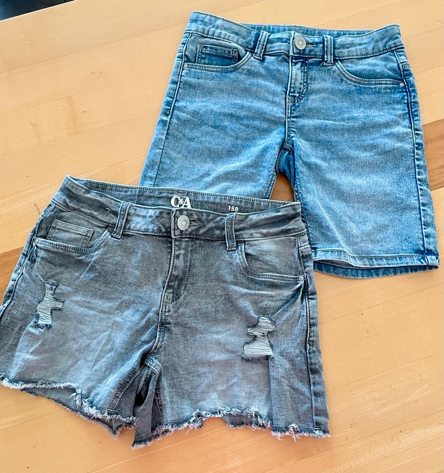 2 Jeans Shorts Gr 158 C&A in Riedenburg