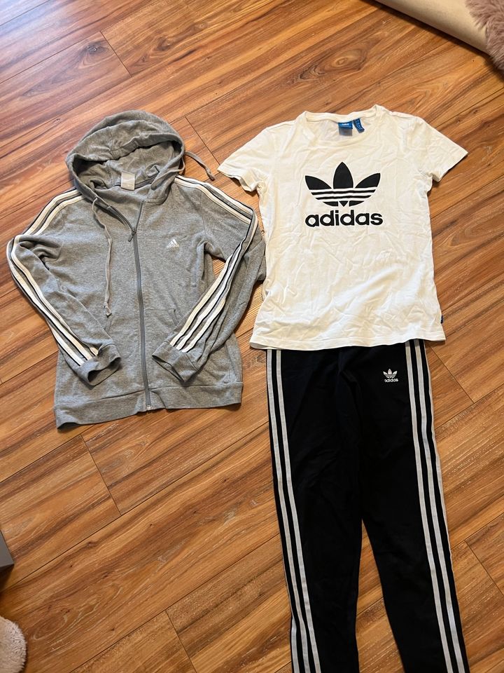 Adidas Sweatshirt Jacke , Shirt , Leggings Gr.S in Köln