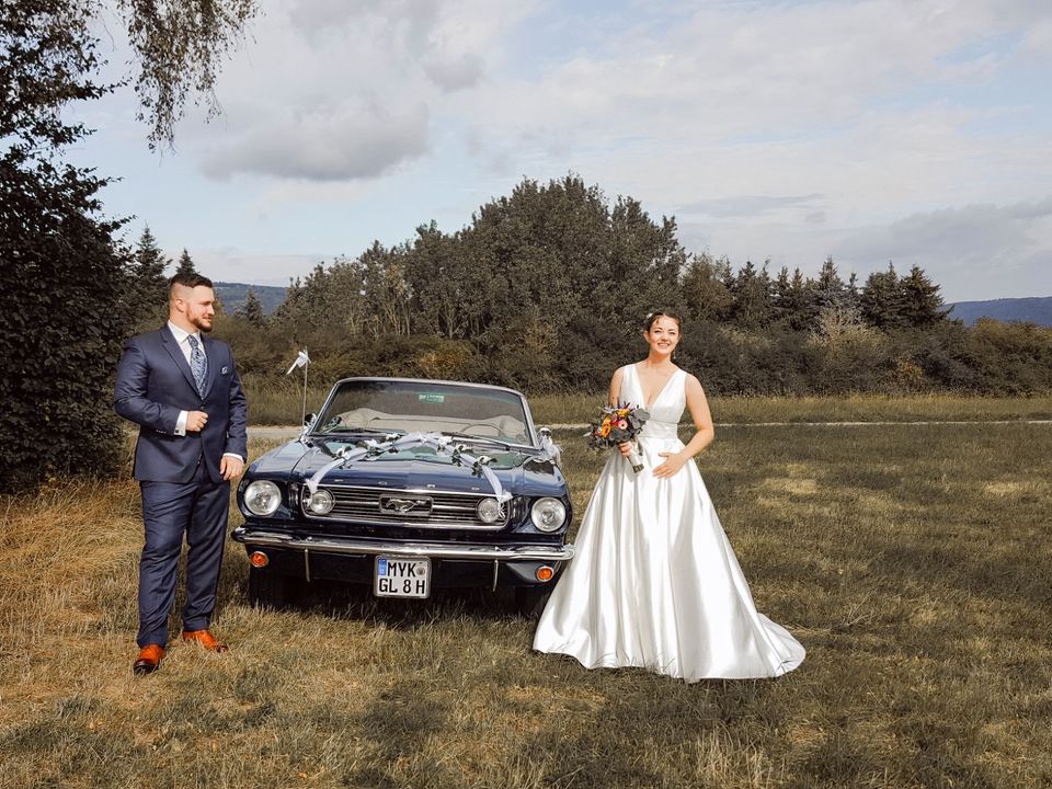 Hochzeitsoldtimer Ford Mustang Cabrio Brautauto Hochzeit in Montabaur