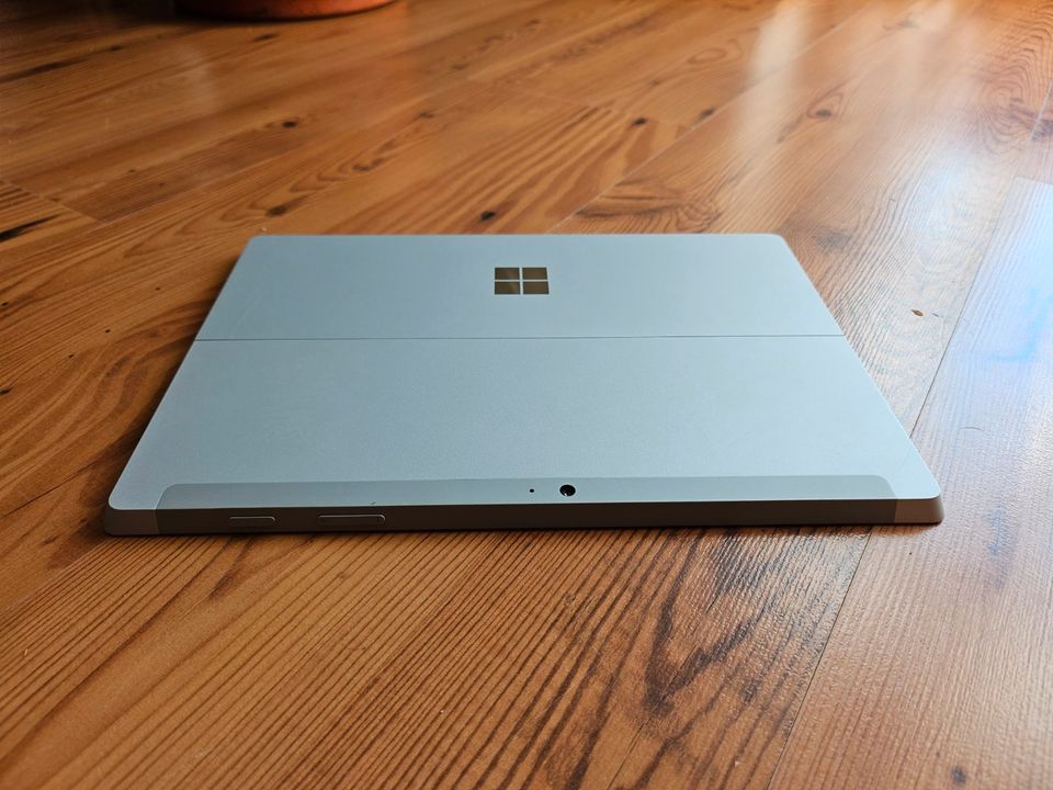 10,8 Zoll Microsoft Surface 3 128GB (1657), Tablet/Convertible in Übersee