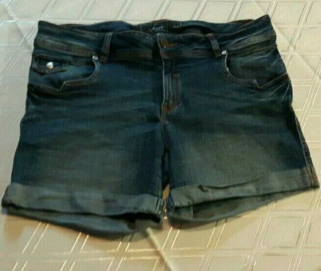 Jeans Shorts in Brotterode