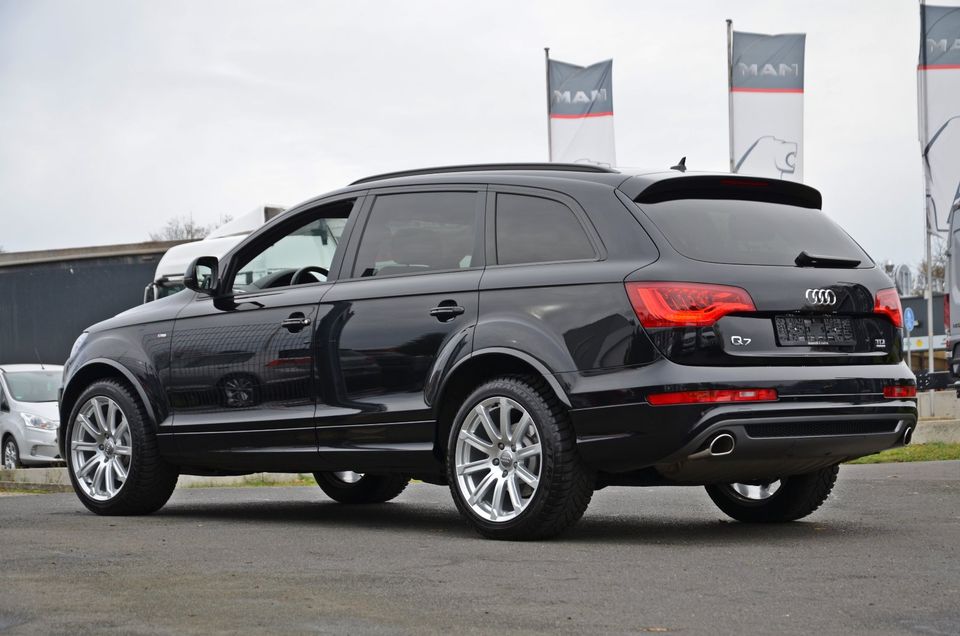 Audi Q7 3.0 TDI S-line / Xenon / Leder / Navigation / Euro 6 in Alsfeld