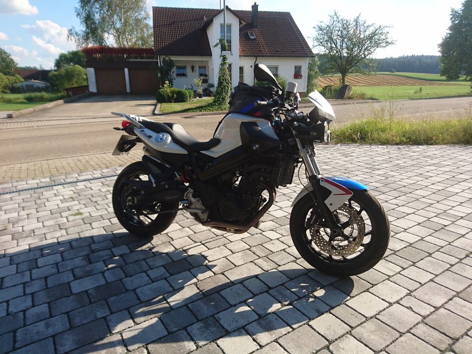 BMW F 800 R Bj. 2011 8700 km "Chris Pfeiffer" Design m. Extras in Grafenau