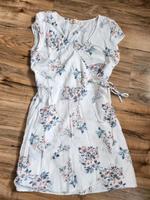 Hollister Kleid Weiss Blumen M Nordrhein-Westfalen - Meckenheim Vorschau