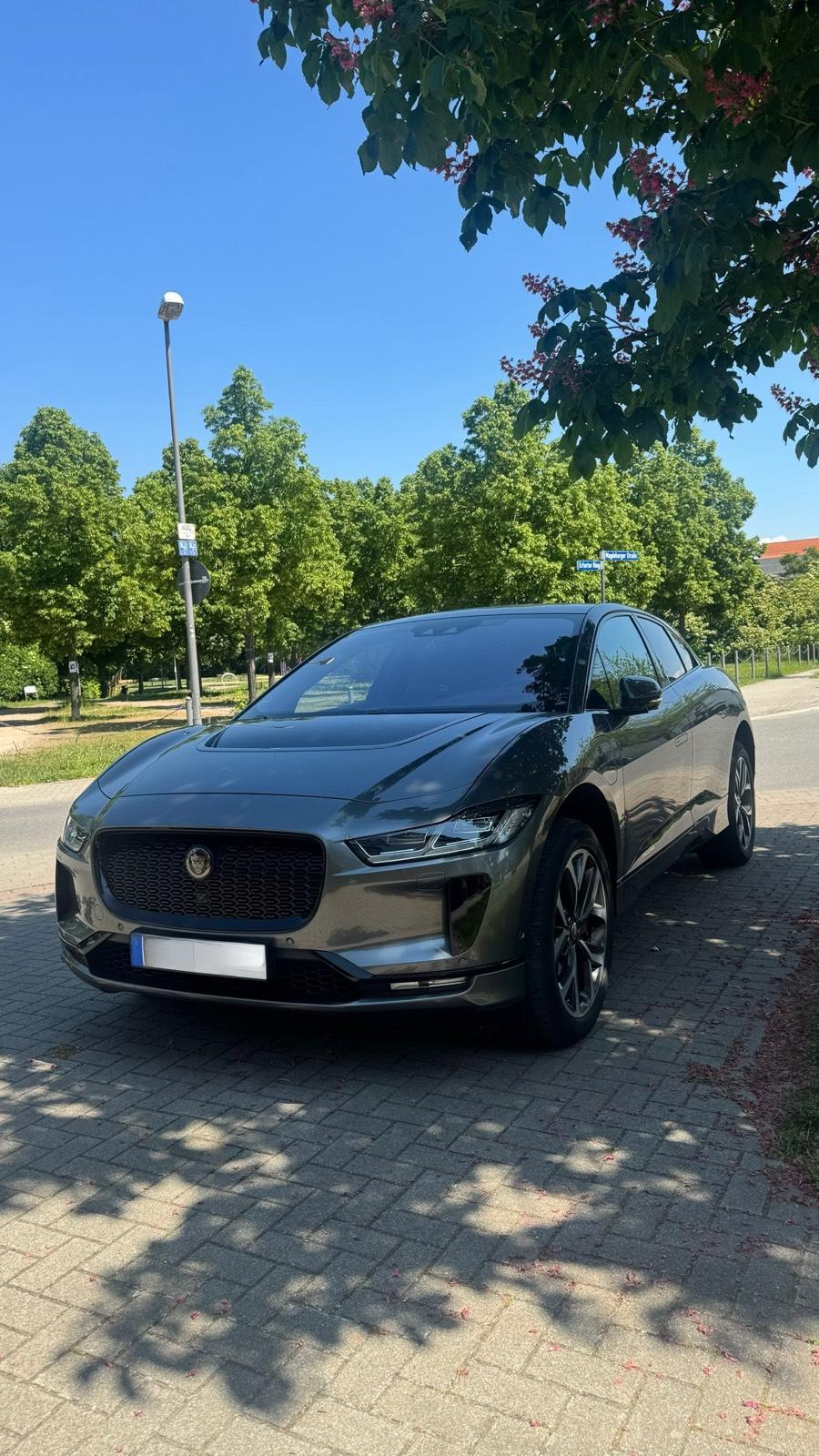 Abbildung des Autos Jaguar I-Pace EV400SE -H…