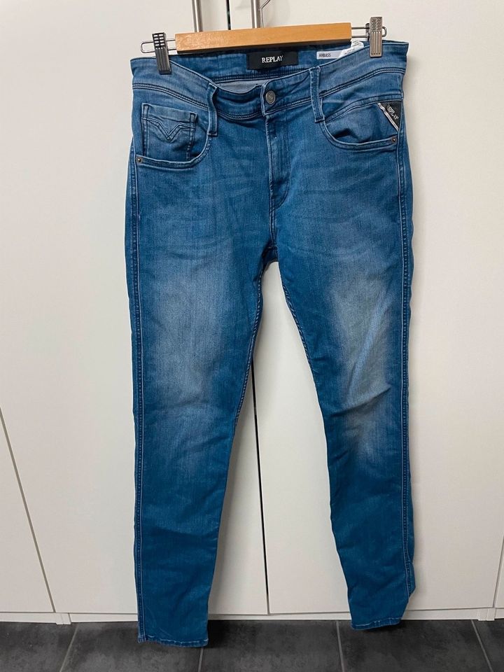 Replay Anbass Jeans slim fit Männer Jugendliche Gr. 29 - 34 blau in  Düsseldorf - Benrath | eBay Kleinanzeigen ist jetzt Kleinanzeigen