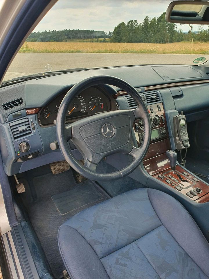 Mercedes E-Klasse W210 |  Sammler | Kein Rost! in Rudelzhausen