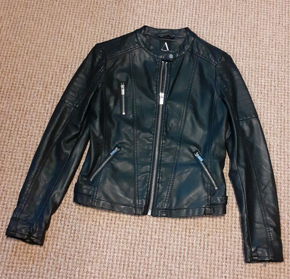 NEU!!! BIKERJACKE DAMEN UND MÄDCHEN. 36/38. in Bergisch Gladbach