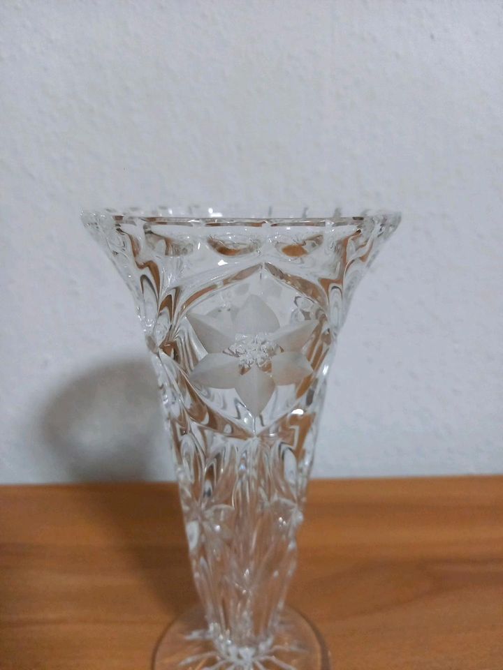 Vase Glasvase Höhe ca. 17 cm in Oetzen