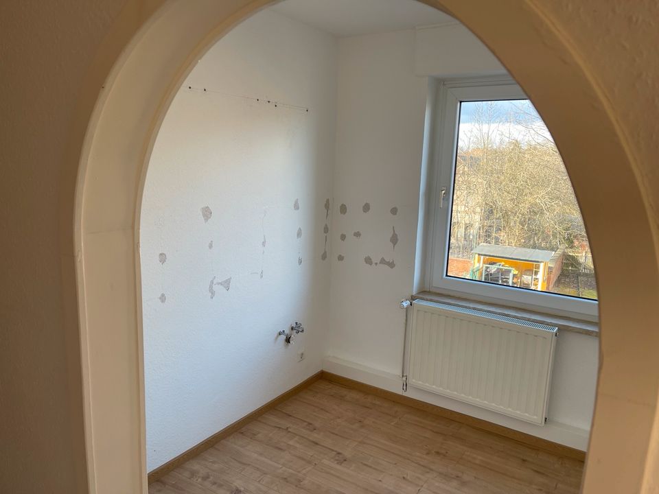 Günstige, sanierte 5-Zimmer-Wohnung mit Einbauküche in Harzgerode in Harzgerode