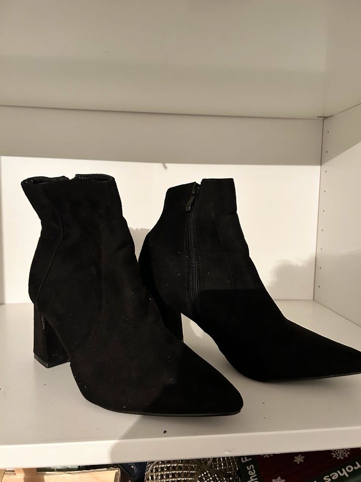 Damen Schuhe 37 in Aulendorf