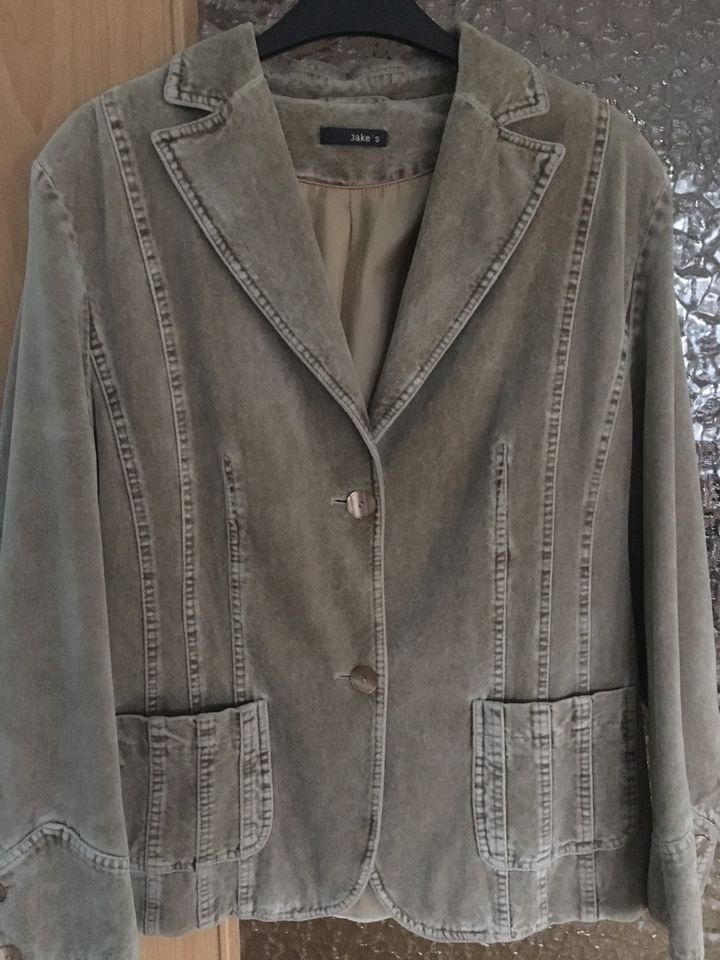 Neuwertiger Blazer Jakes Größe 42 beige braun in Königsbrunn