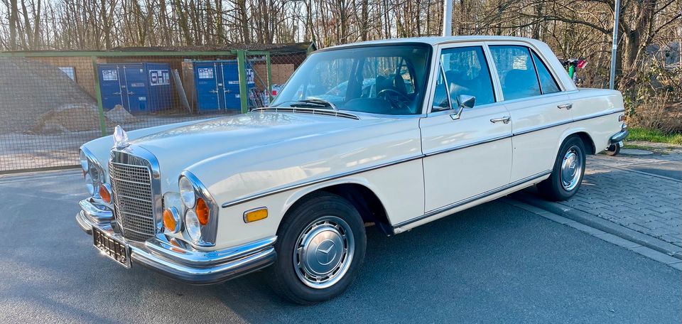 Mercedes W108 4,5l V 8 Oldtimer H Zulassung in Darmstadt