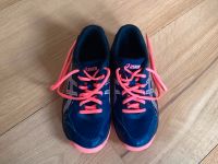 Asics Sportschuhe Halle indoor Kinder Größe 35,5 Schleswig-Holstein - Sterup Vorschau