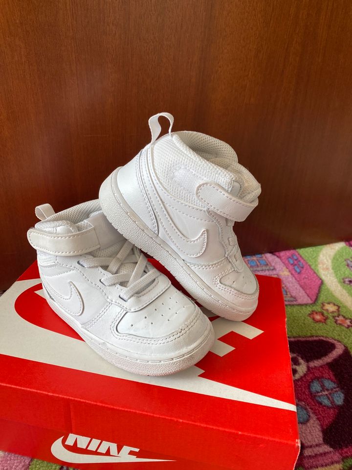 Kinder Nike Schuhe in Essen