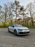 VW Golf 8 R-Line 1.5 eTSI DSG 18“ 8-Fach bereift 4 Jahre Garantie Hessen - Kassel Vorschau