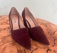 Miu Miu Pumps Burgunder 37 high heels Wildleder Schuhe Damen Nordrhein-Westfalen - Elsdorf Vorschau
