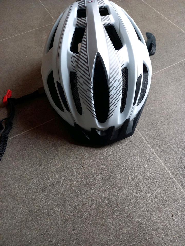 Fahrradhelm Größe L / XL in Oetzen