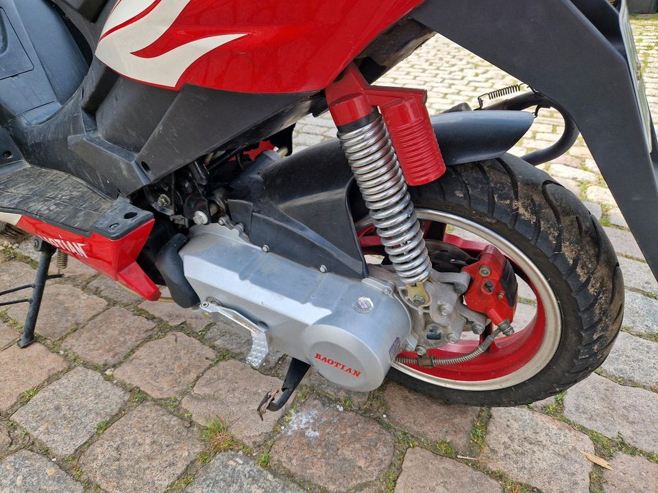 Motorroller in Thalheim/Erzgebirge