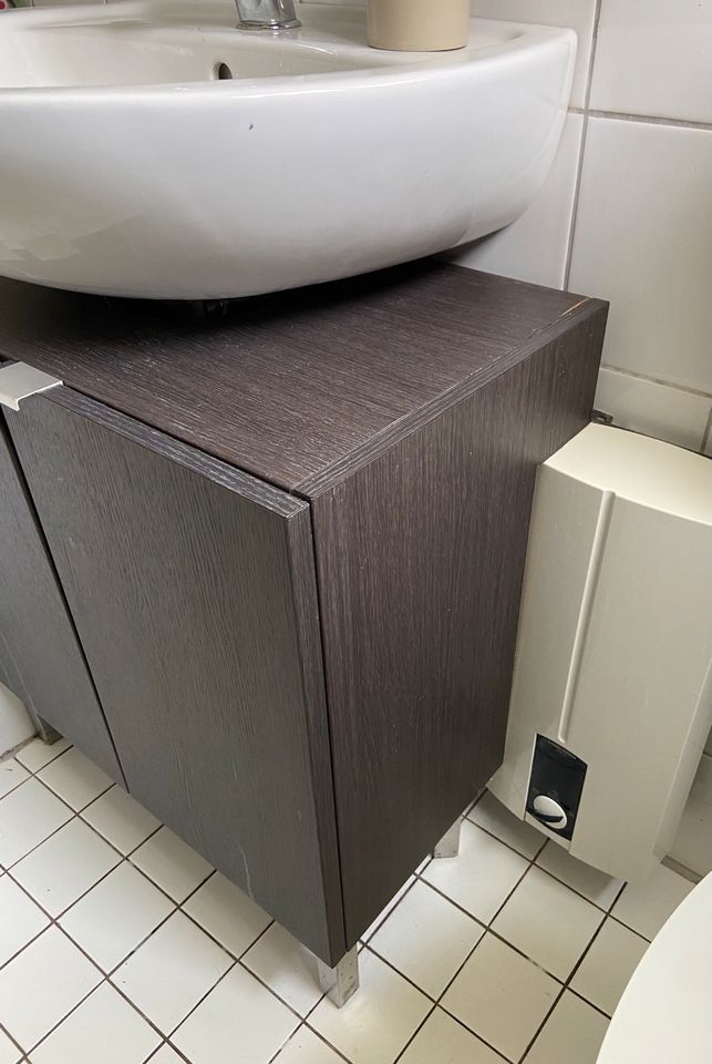 Badezimmer Spiegelschrank und Unterschrank Ikea in Essen