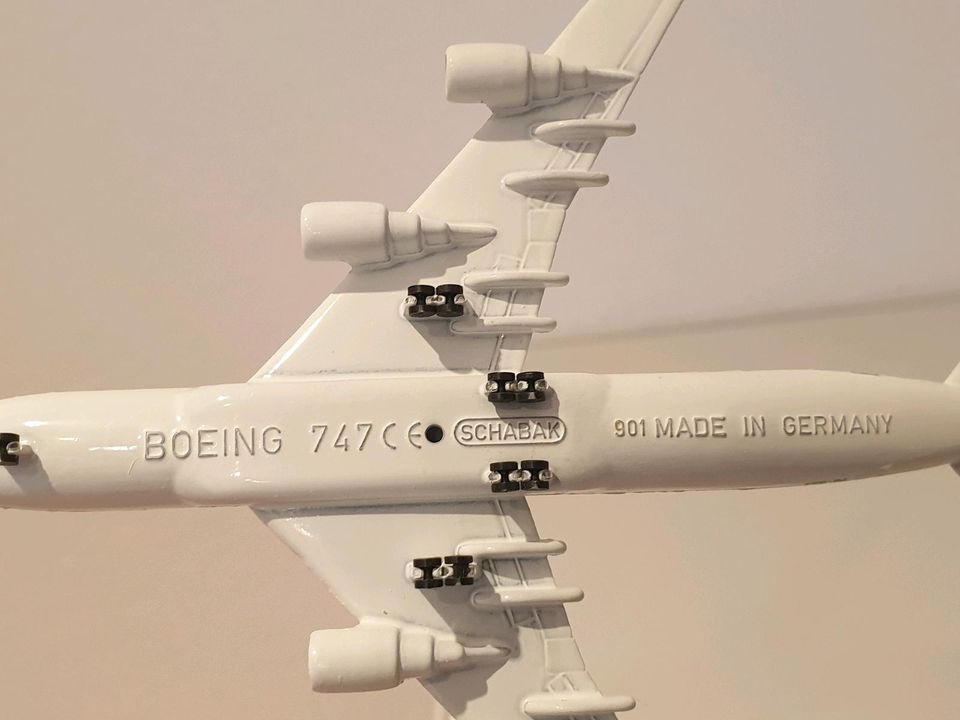 Schabak 1:600 Metall Boeing 747 Singapore Airlines Garuda in Moosburg a.d. Isar