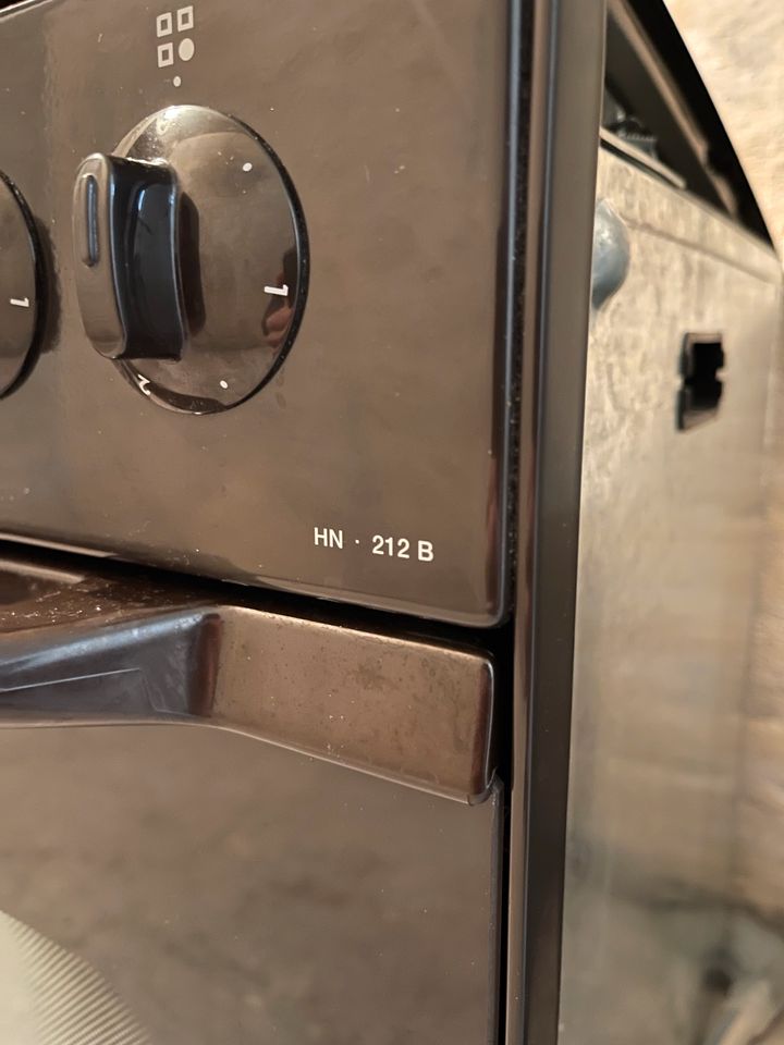 Zanussi HN 212 B • Backofen mit Kochfeld in Mühlhausen