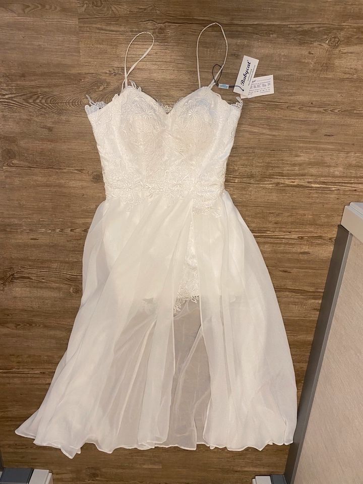 Brautkleid neu kurz mit Überrock Spitze Boho Strand in Mönchengladbach